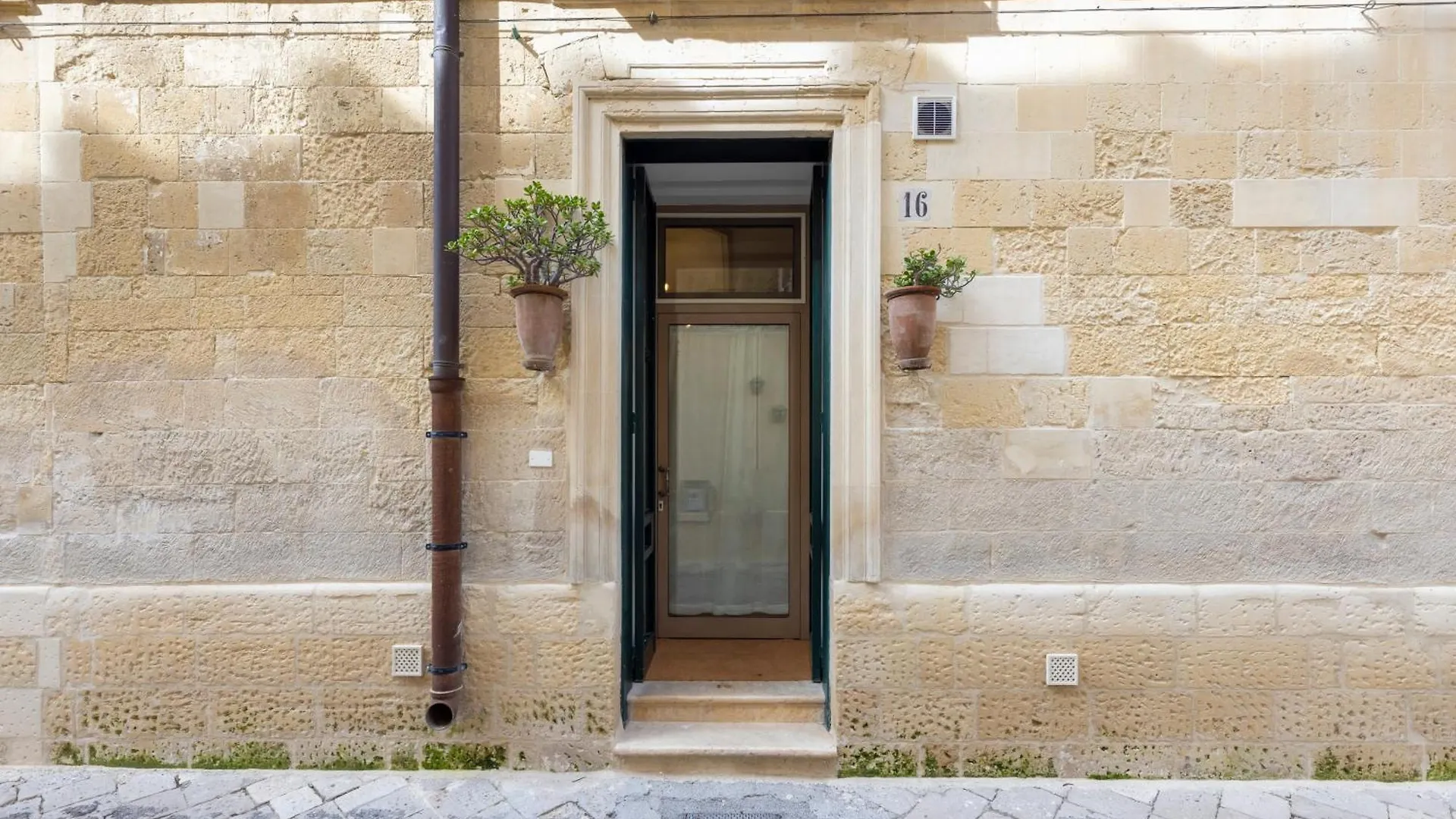Acquaviva Apartments & Rooms Lecce Bed & Breakfast